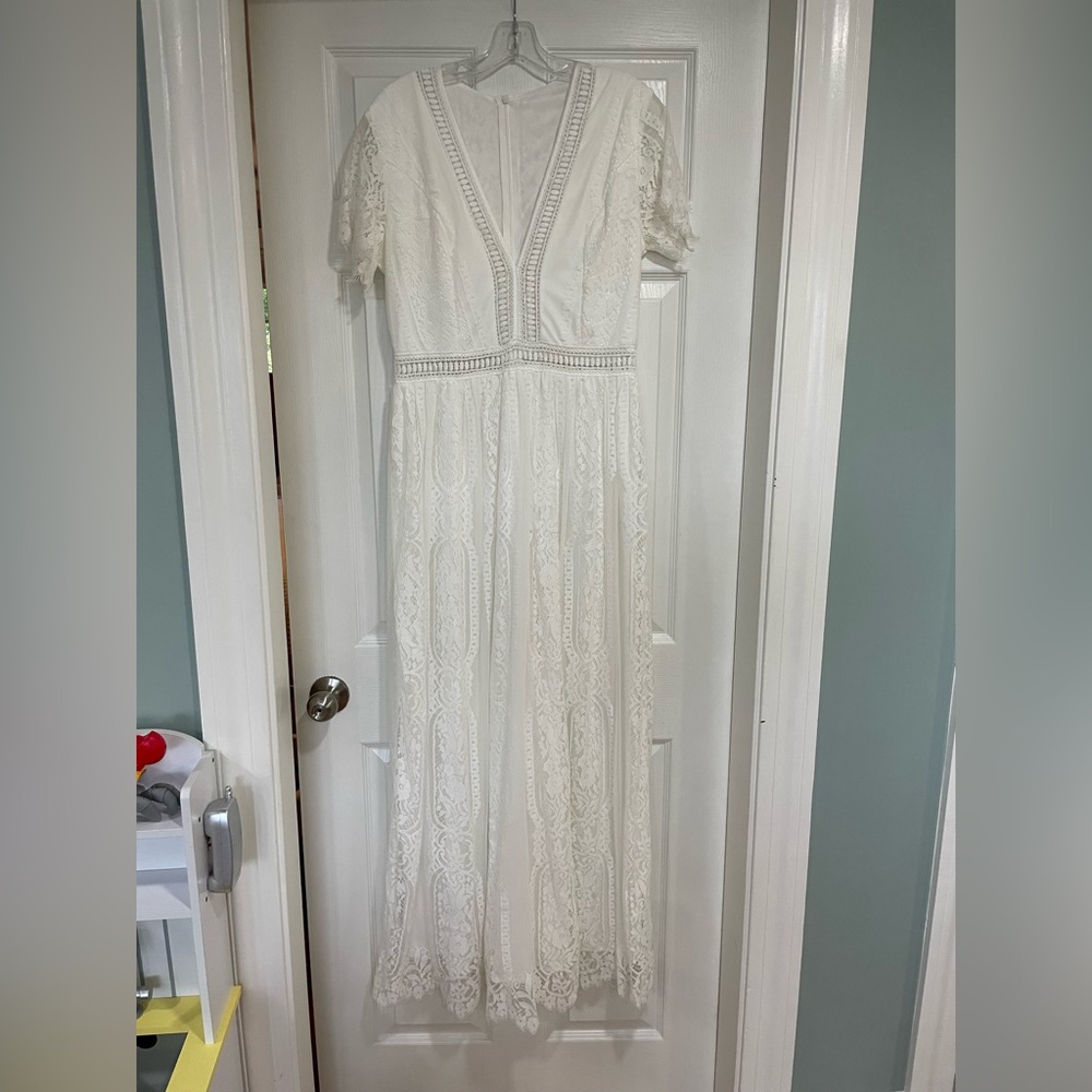 Elegant White Lace Dress
